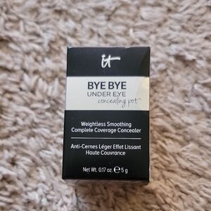 IT Cosmetics Under Eye Concealer Pot - Black and Cream